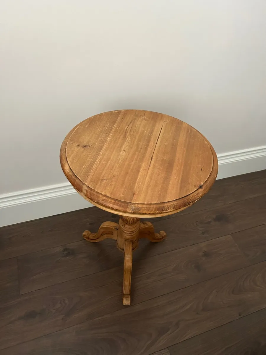 Solid wood sidetable with beautiful carving 20 inc - Image 1