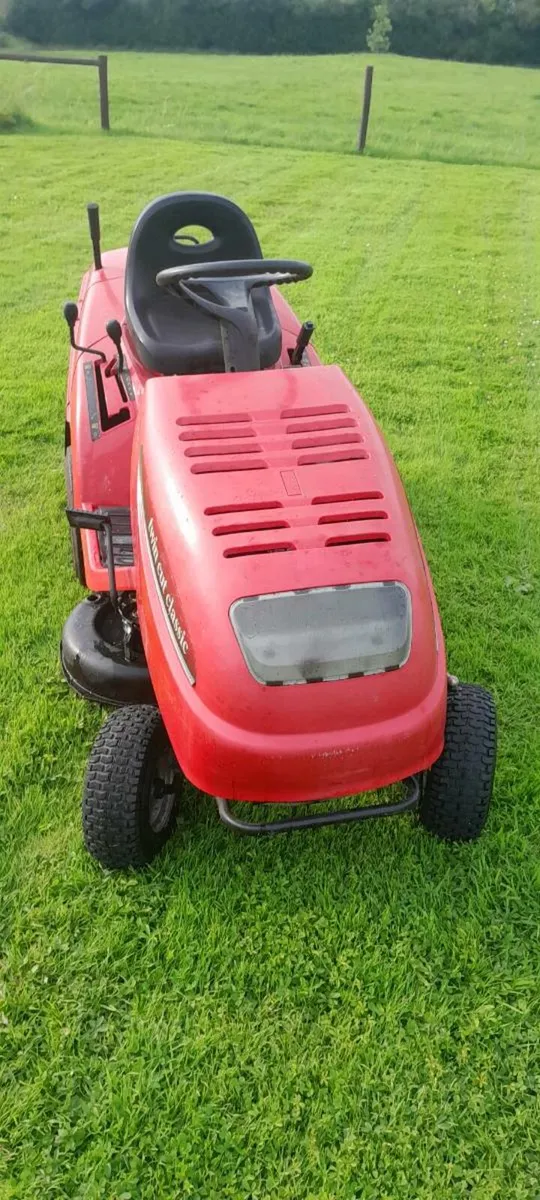 Ride on lawnmower - Image 2