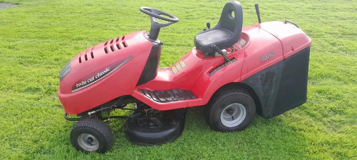 Ride on lawnmower - Image 3