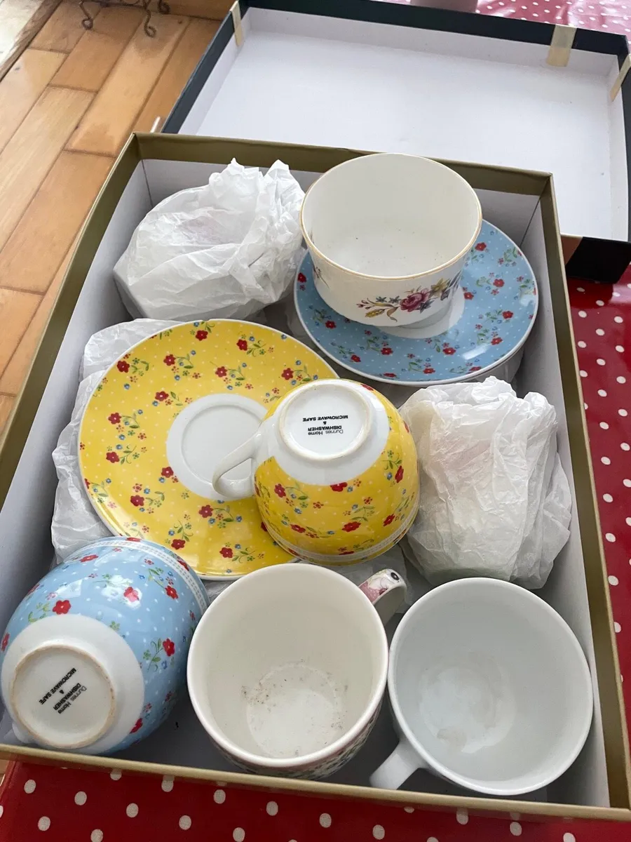 Tea cups - Image 1