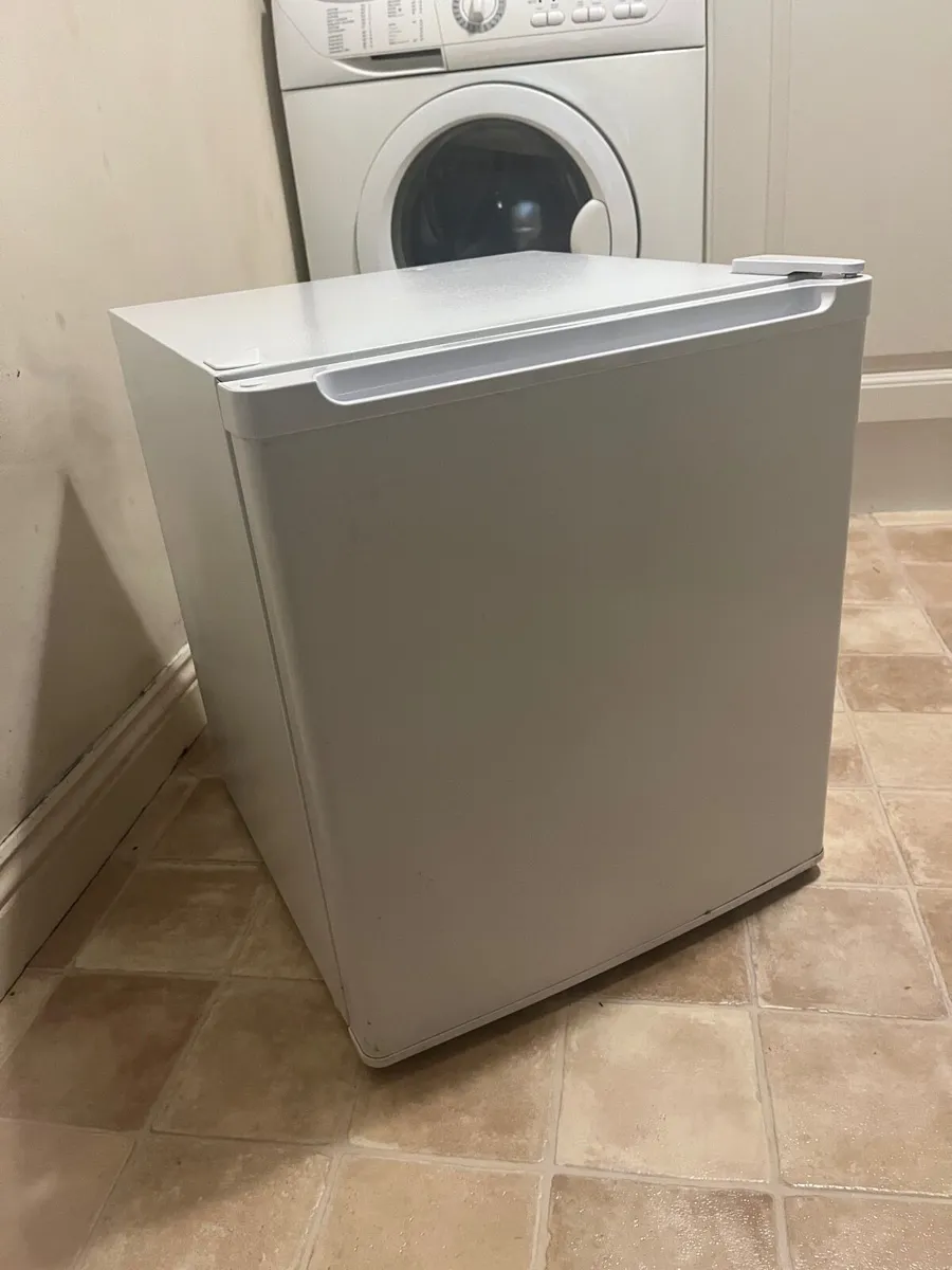 Mini Fridge - Image 1