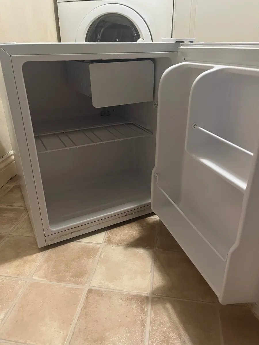 Mini Fridge - Image 3
