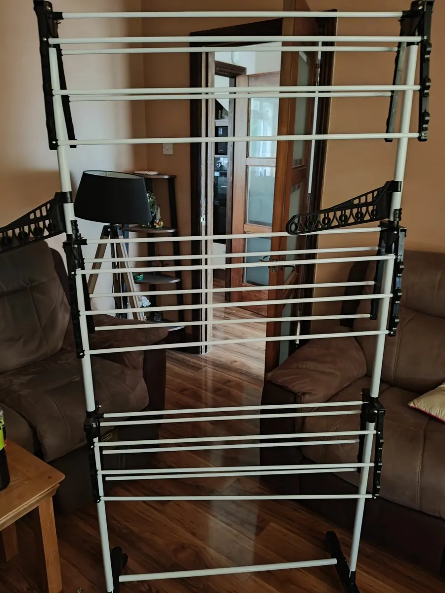 Clothes airer - Image 1