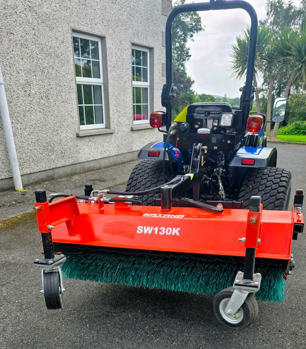 Hydraulic sweeper AS NEW - Image 1
