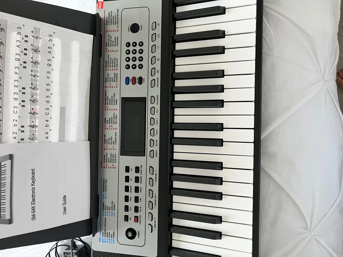 Keyboard & Stand - Image 1