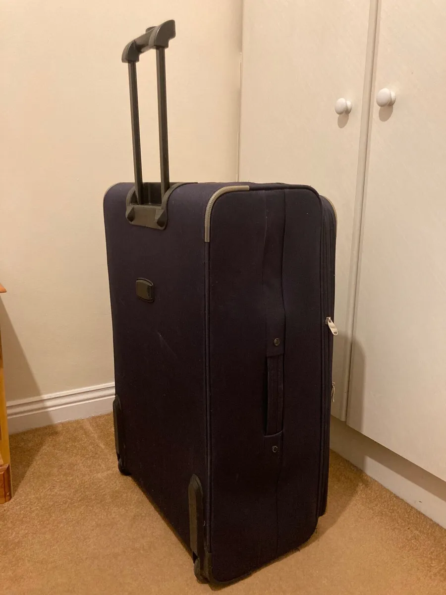 Large suitcase - Image 2