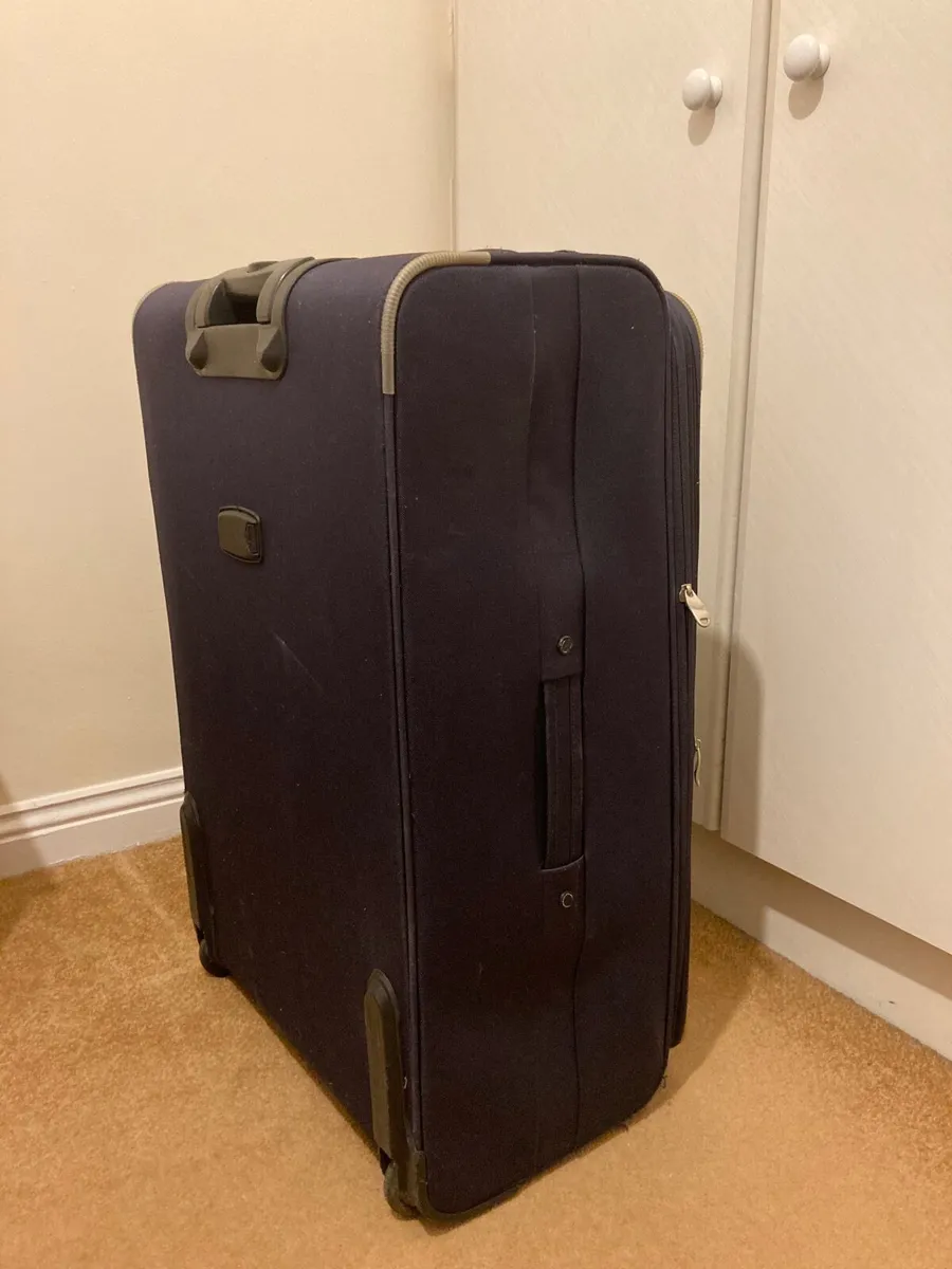 Large suitcase - Image 3