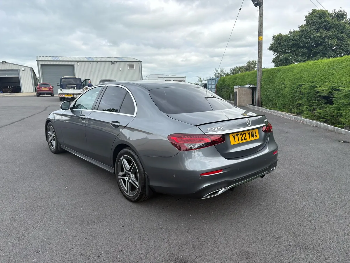 2022 Mercedes.  E 220. Cdi.  A m g - Image 3