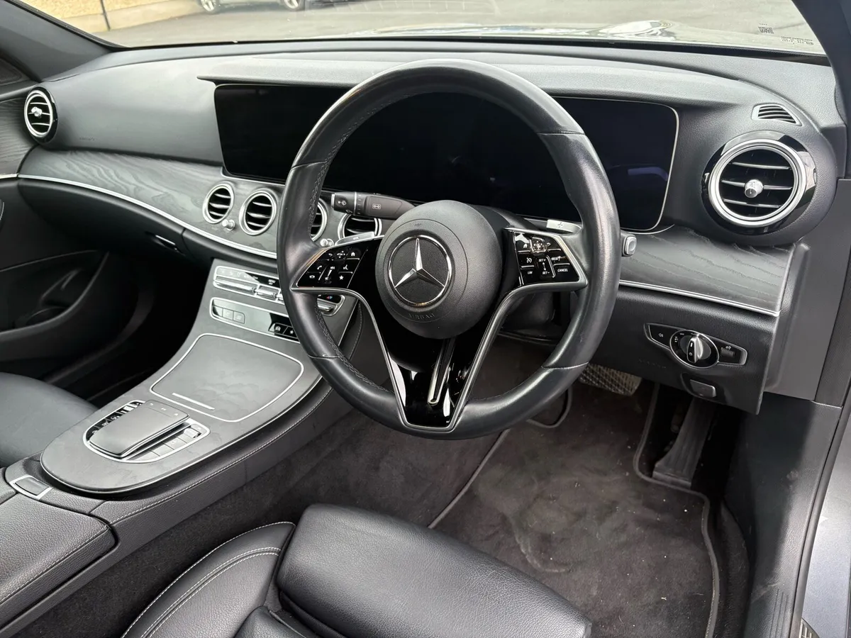 2022 Mercedes.  E 220. Cdi.  A m g - Image 4