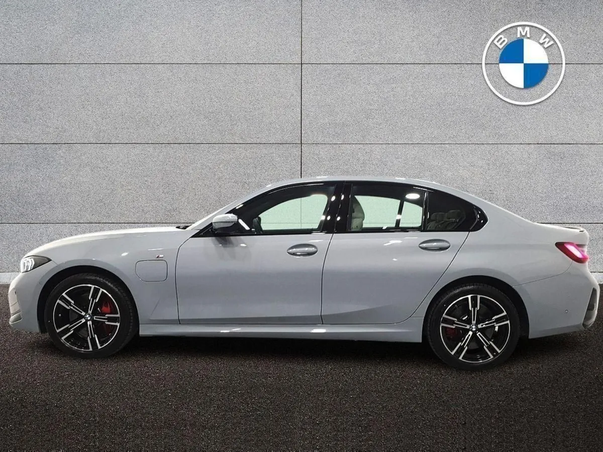 BMW 3 Series 330e M Sport Saloon - Image 4