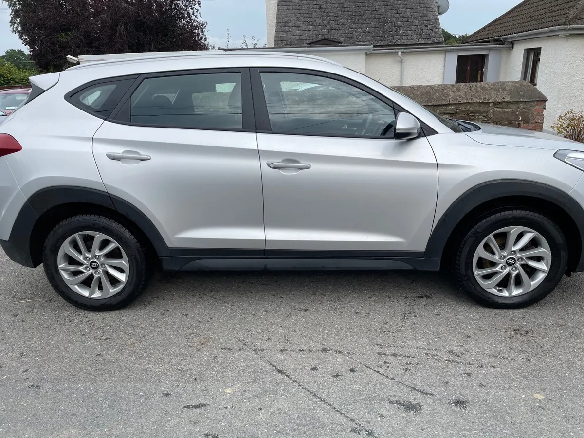 Hyundai Tucson SE NAV 1.7 D 2016 - Image 2