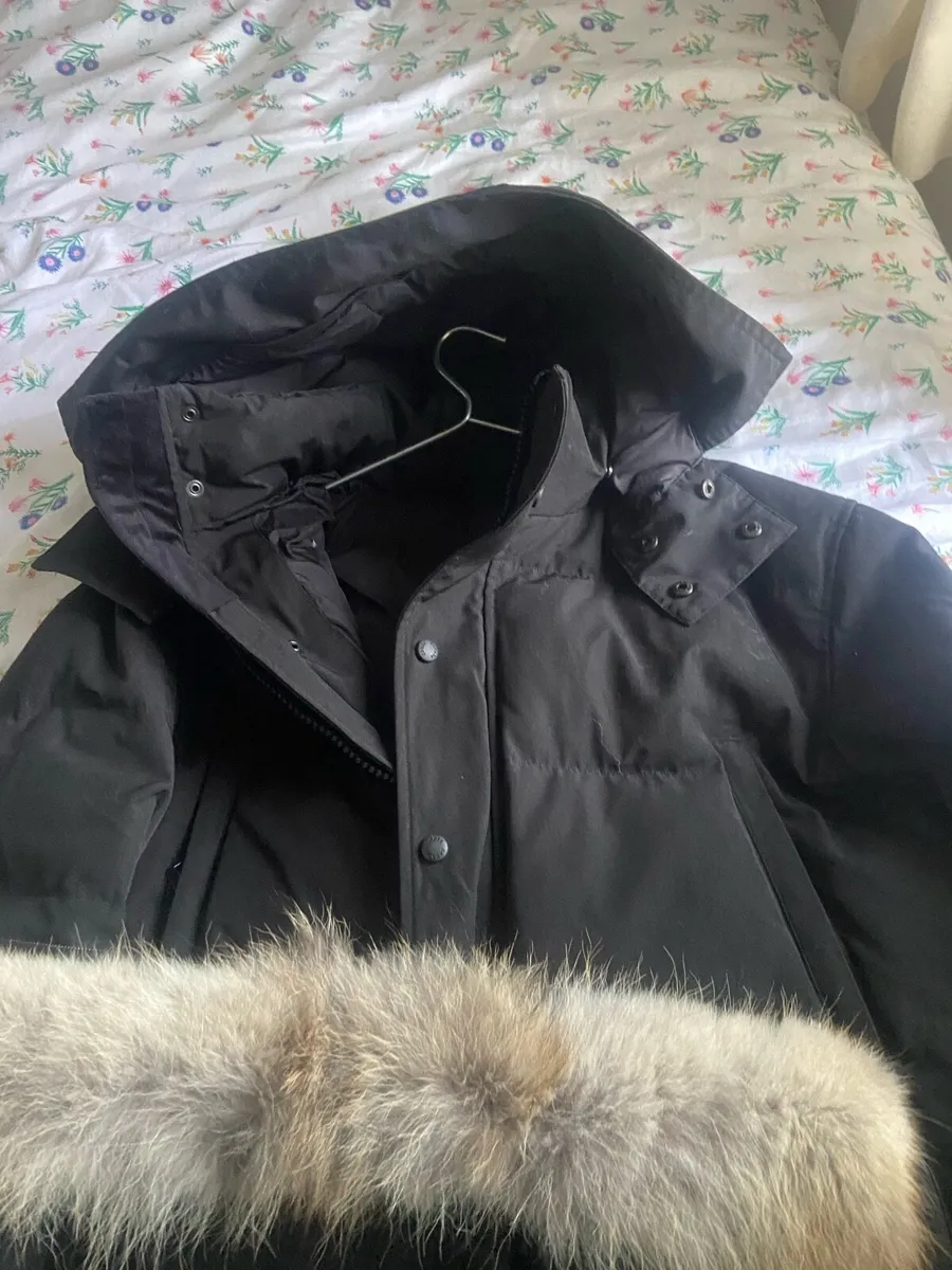 Canada goose jacket - Image 2