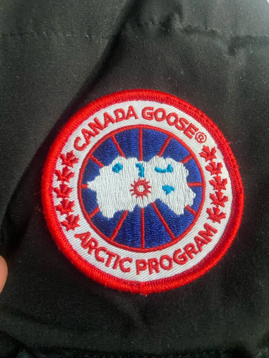 Canada goose jacket - Image 4