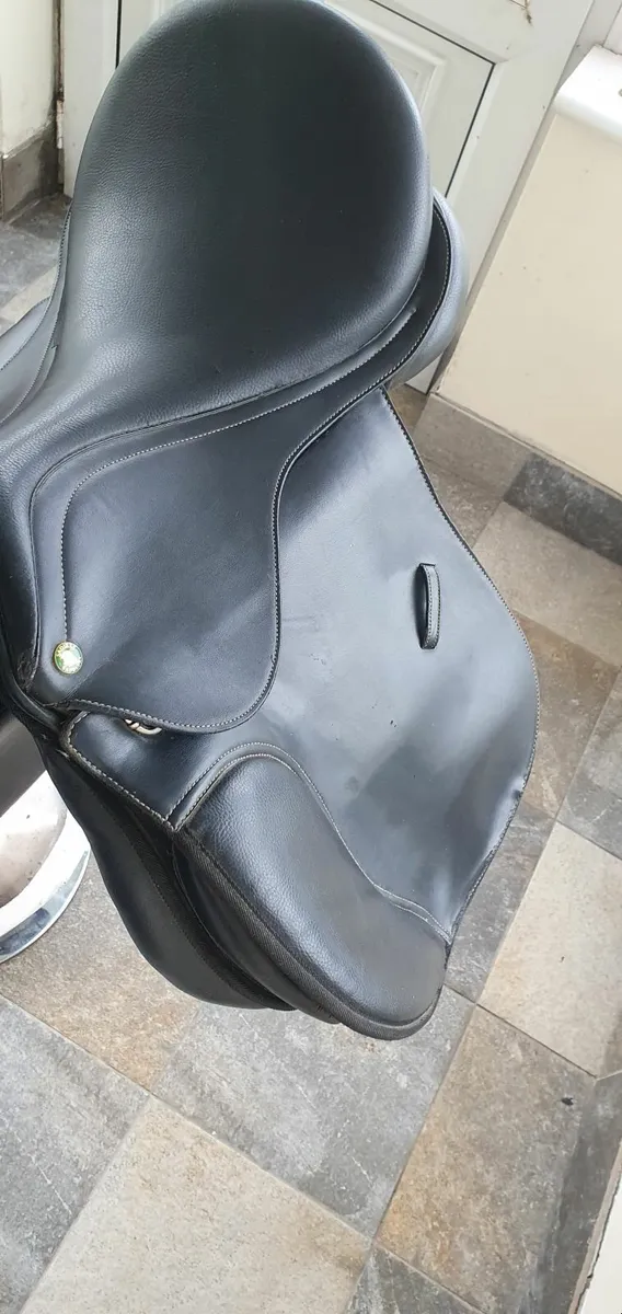 Saoirse 16.5 saddle ****300 or nearest offer*** - Image 1