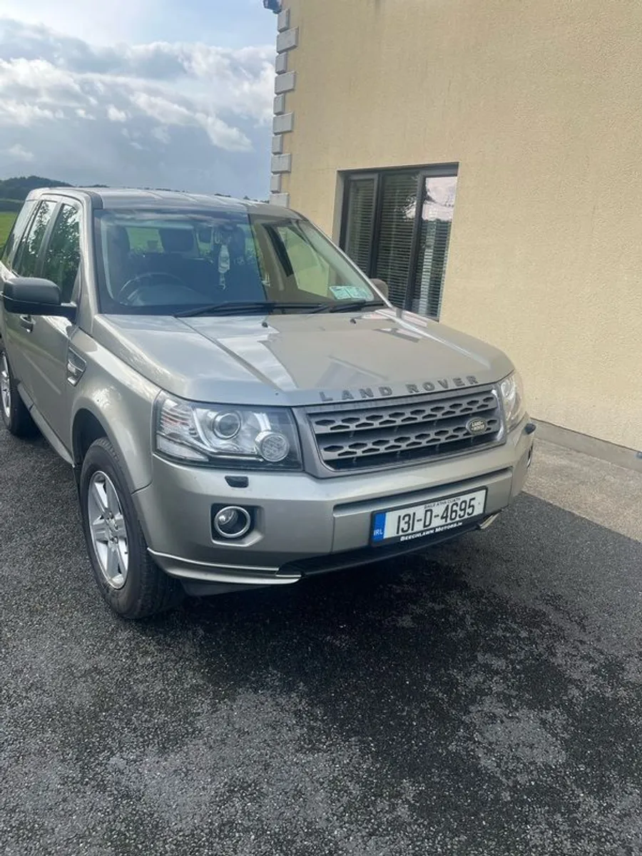 2013 Land Rover Freelander - Image 2