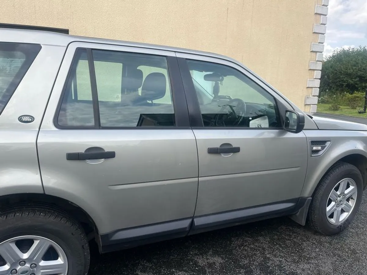 2013 Land Rover Freelander - Image 3
