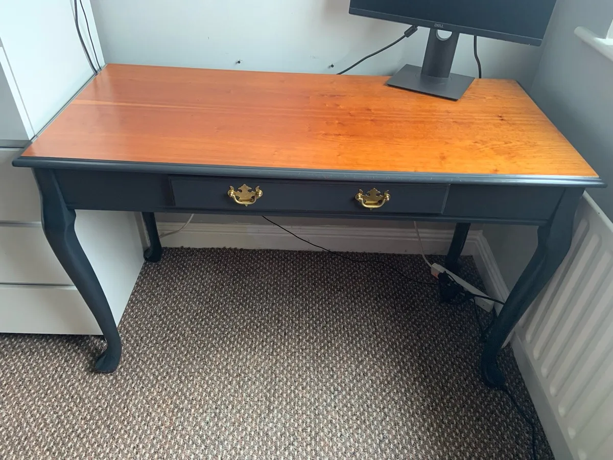 Desk - Image 1