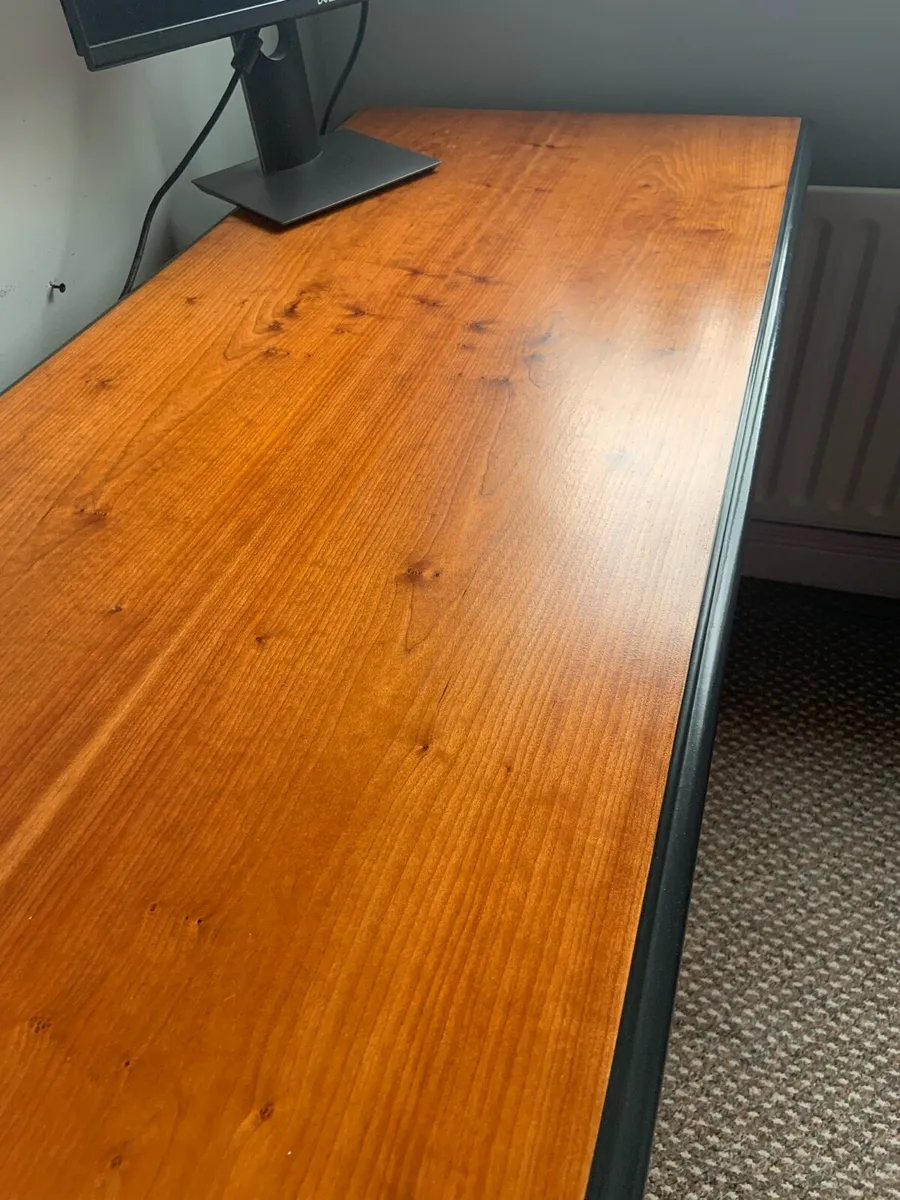 Desk - Image 2