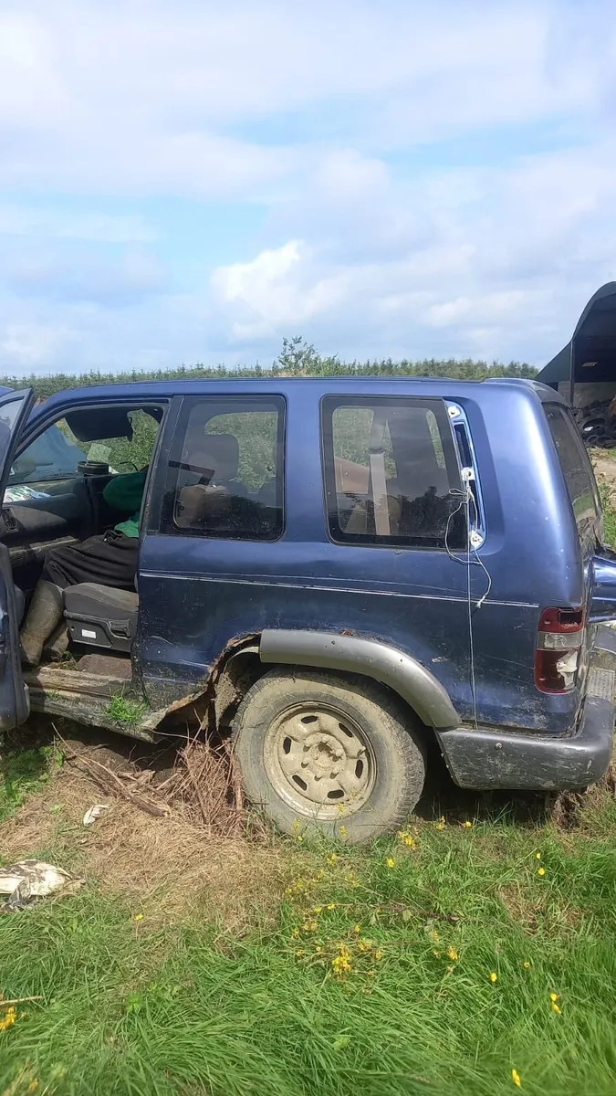 Isuzu Trooper 1995 - Image 1