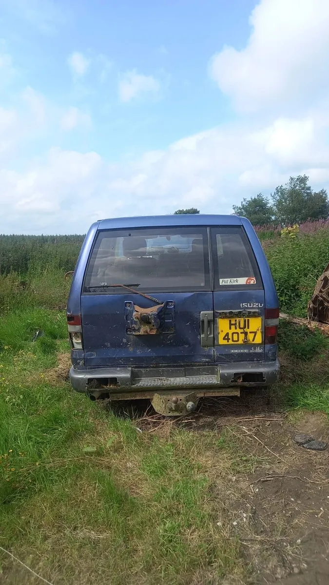 Isuzu Trooper 1995 - Image 3
