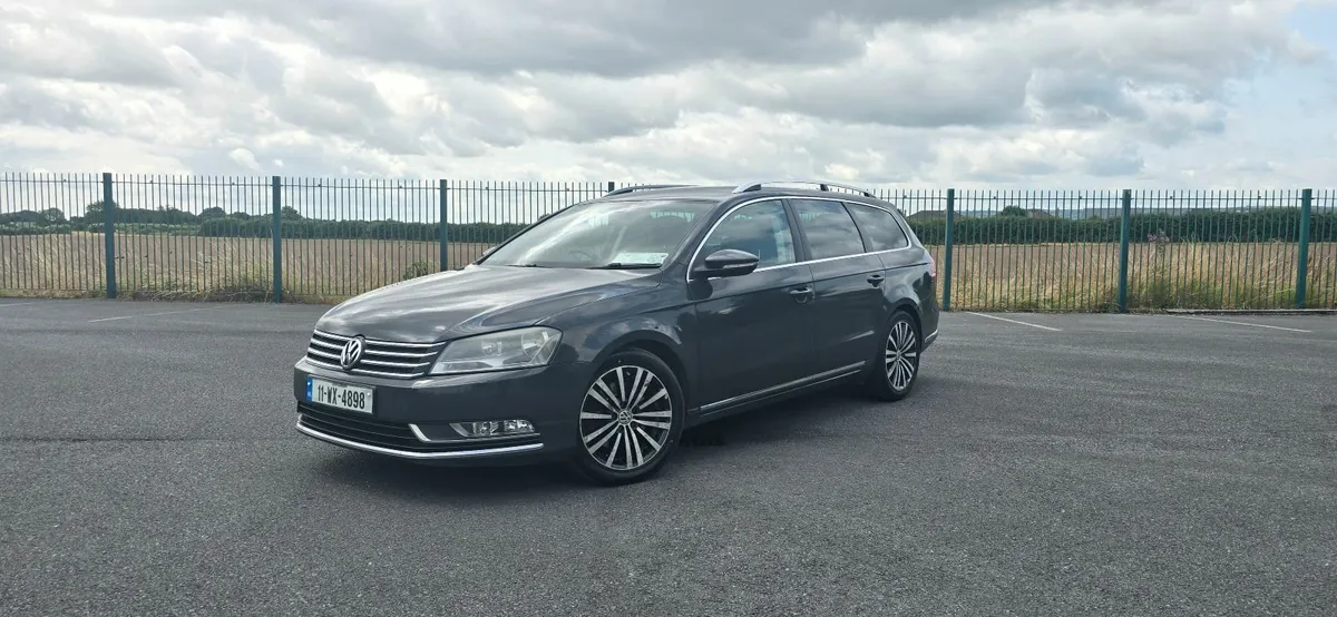 Volkswagen Passat 2.0 TDI Sport 2011 - Image 1