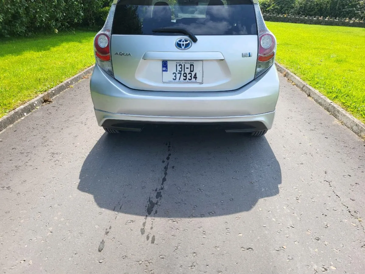 Toyota Aqua. Hybrid Automatic. - Image 3