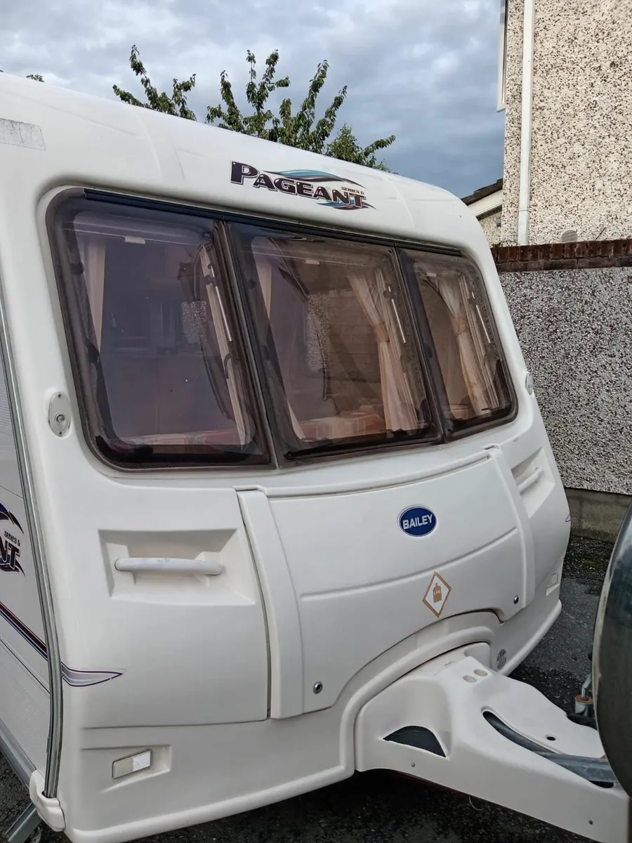 Caravan - Image 1