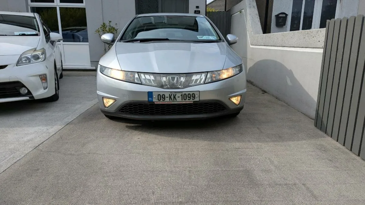 Honda Civic 1.3 petrol NCT 04-26/TAX 10-25 - Image 1