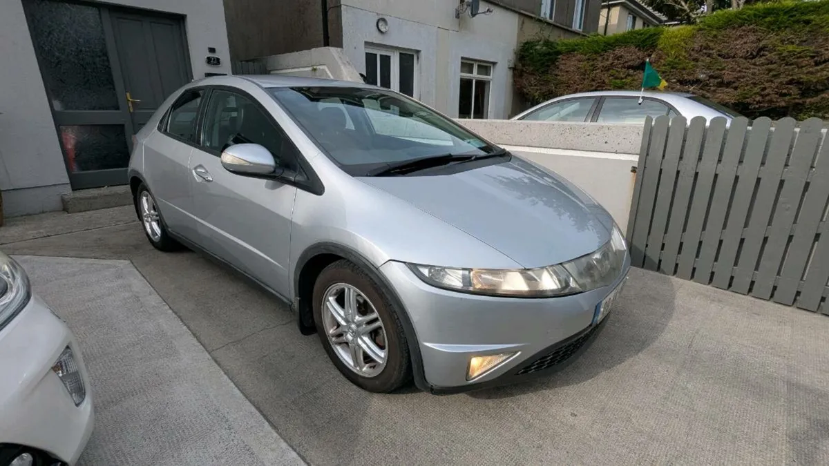 Honda Civic 1.3 petrol NCT 04-26/TAX 10-25 - Image 2