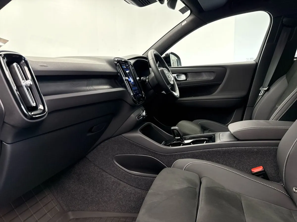 Volvo XC40 BEV Ultimate  just IN   120 P/W - Image 4