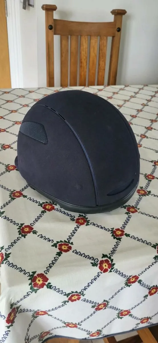 Equitheme Microfiber Air Helmet - Image 3