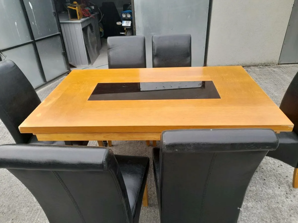 Table an 6 chairs - Image 2