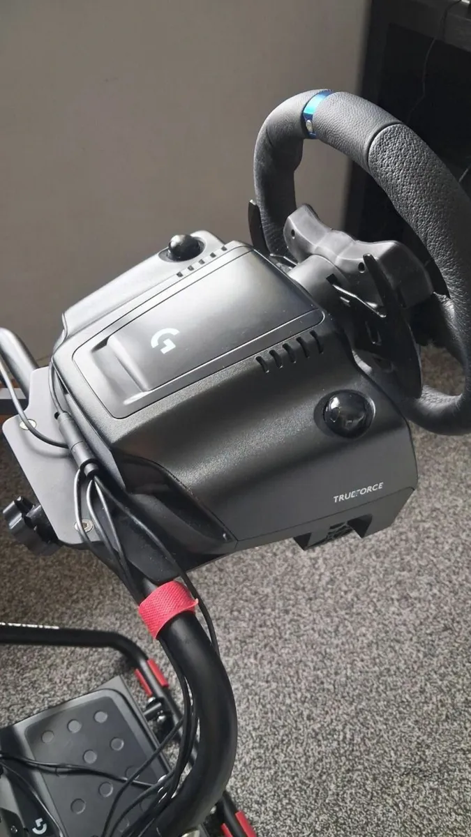 Logitech G923 Racing Wheel Set - Image 4
