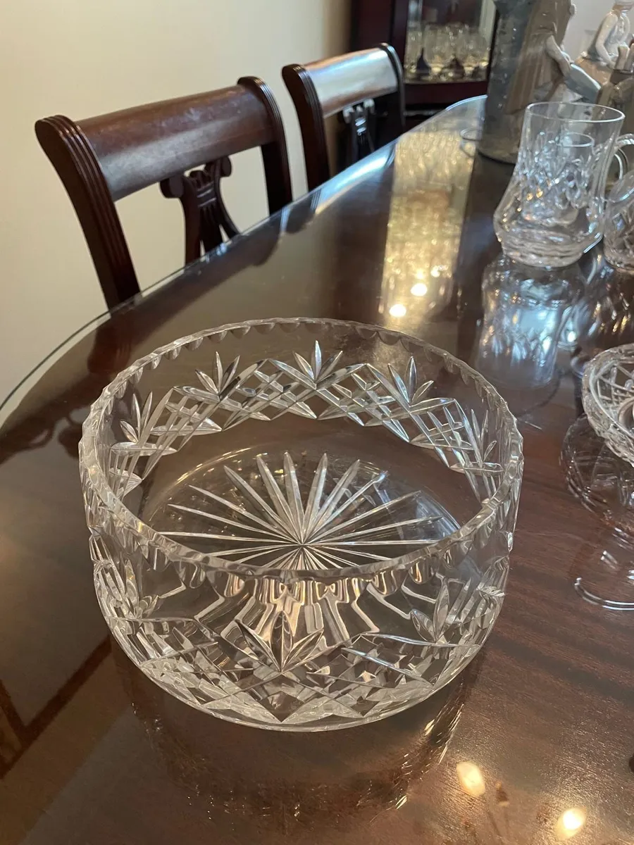 Large Vintage Cut Crystal Serving Bowl – €40 - Image 1