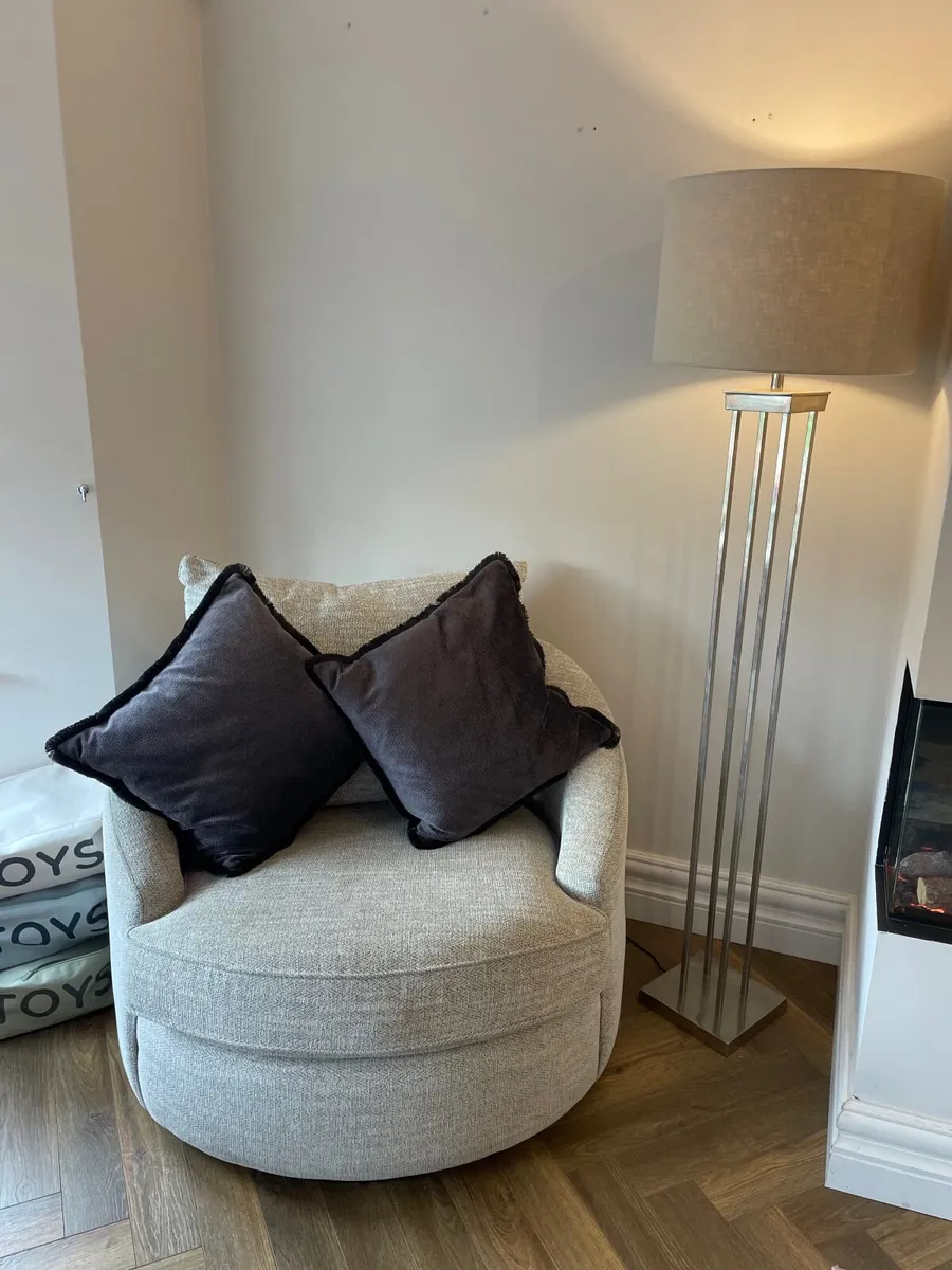 House - Image 2
