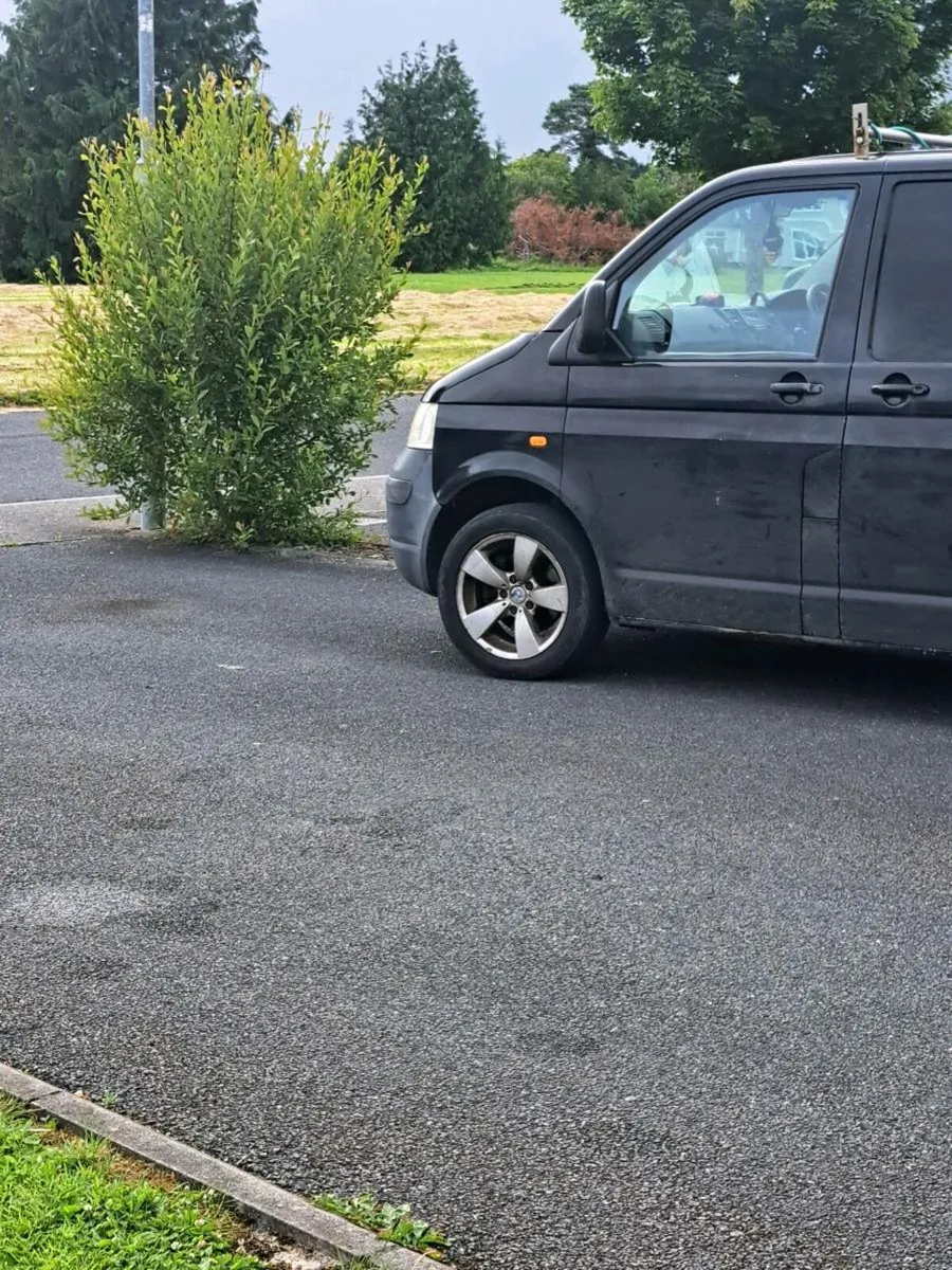 17 bmw alloys to suit transporter - Image 3