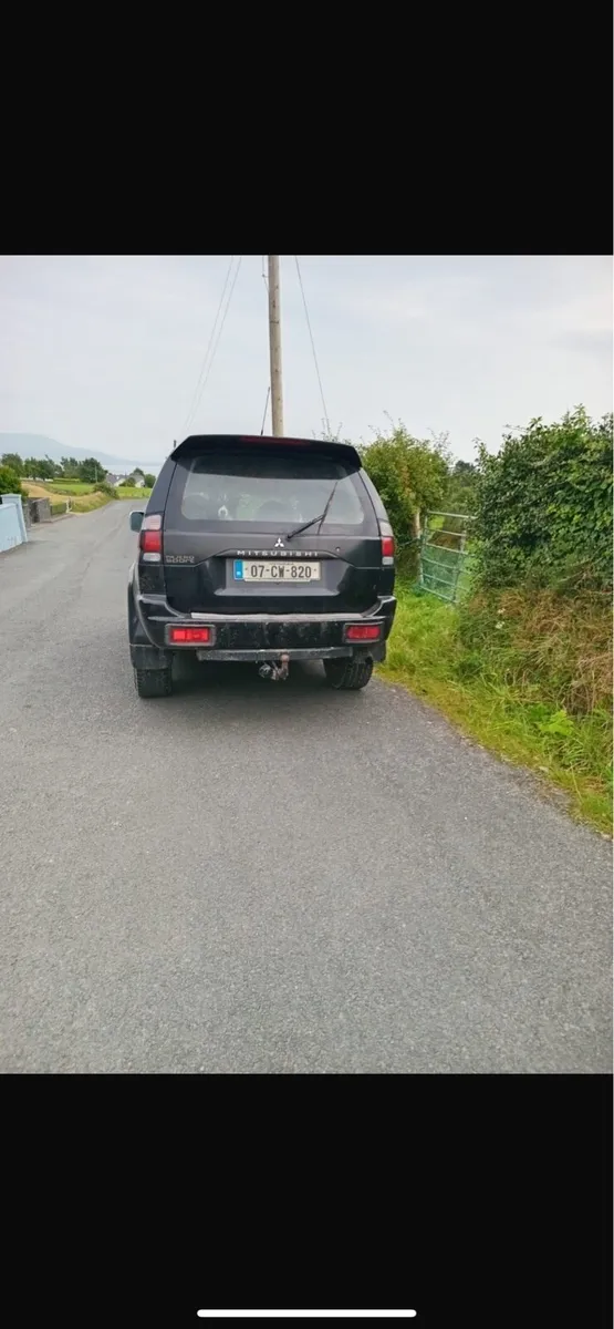 2007 Mitsubishi Pajero Sport - Image 2
