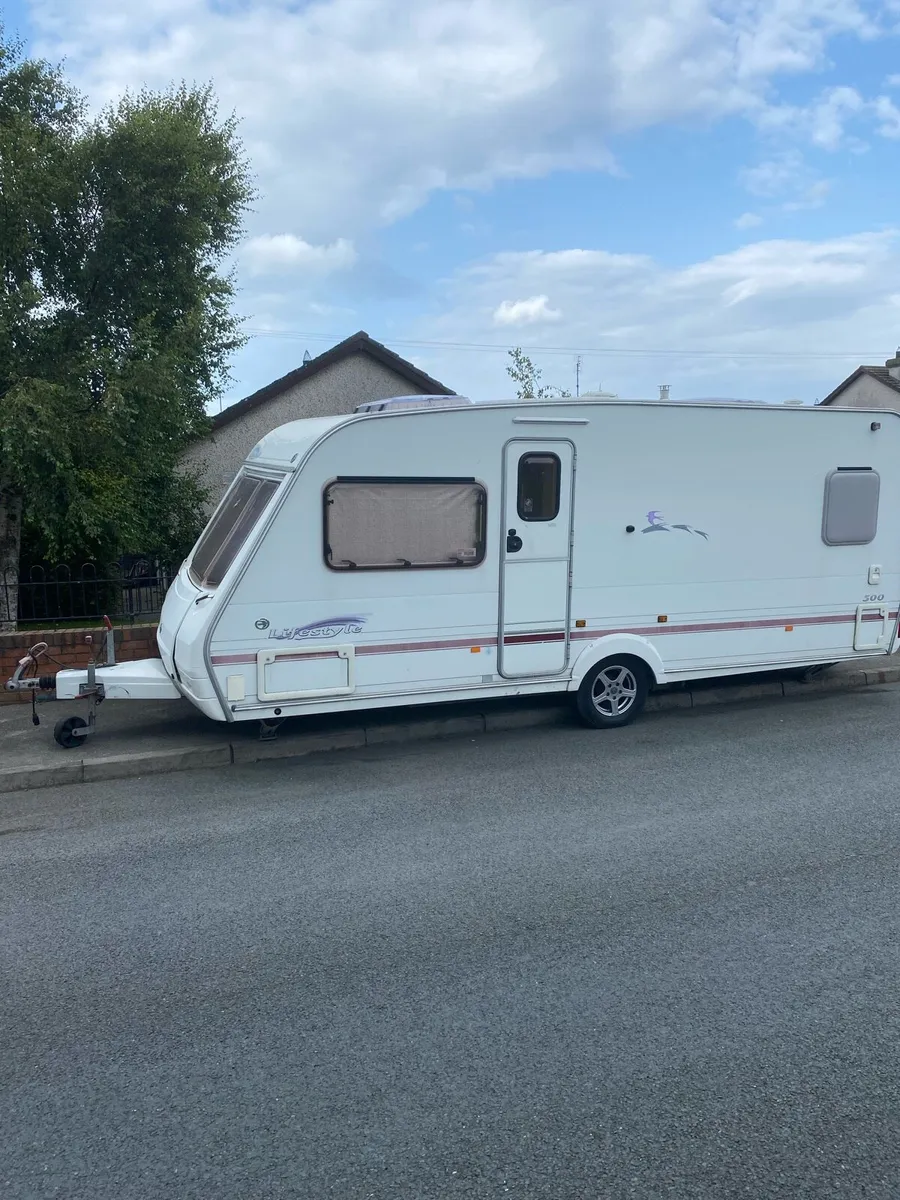 Caravan - Image 1