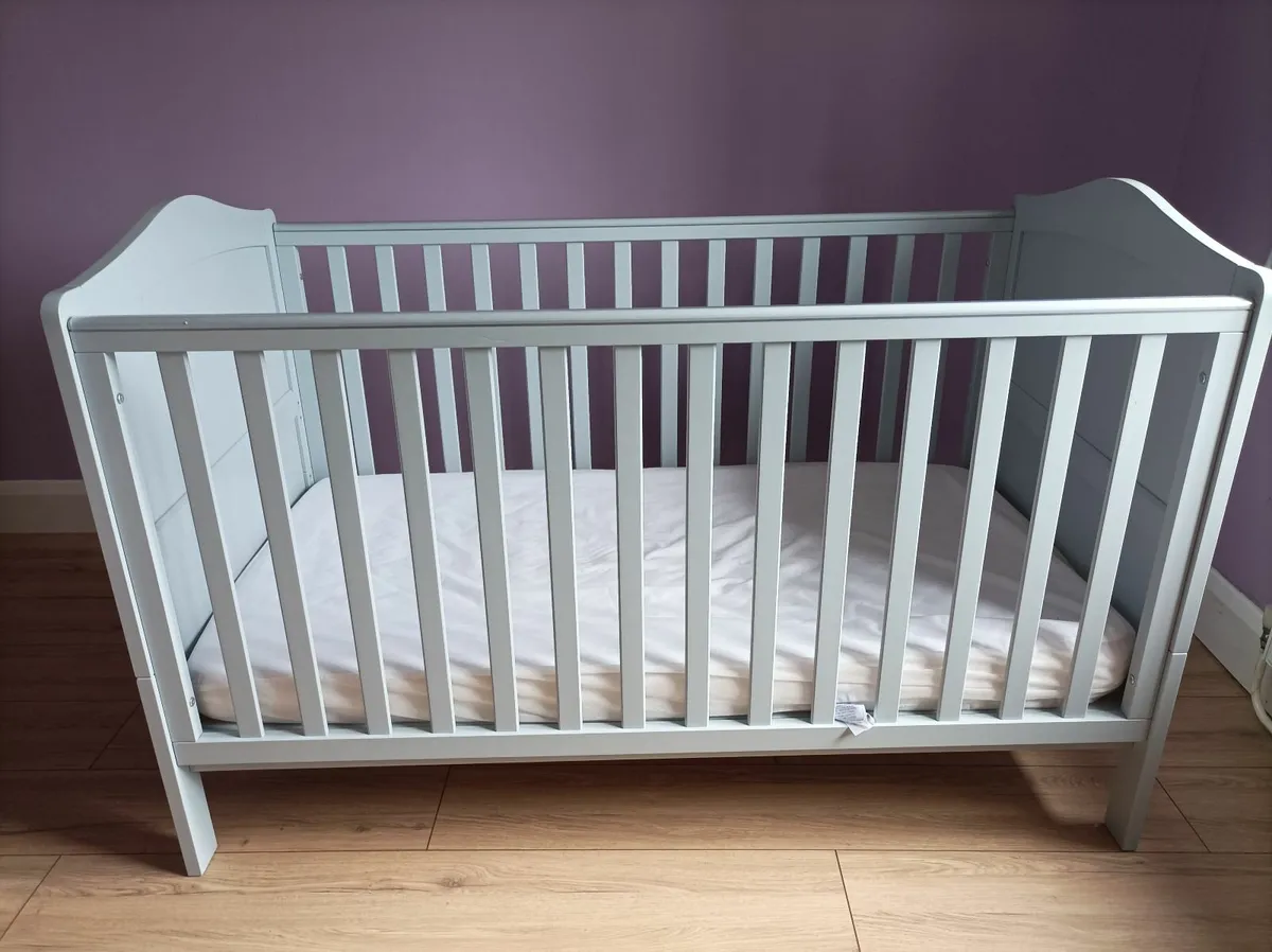 Cotbed & Mattress - Image 2