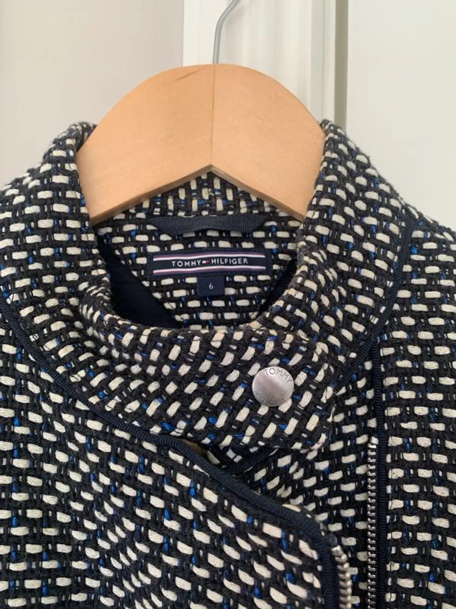 Tommy Hilfiger jacket (US 6) like new - Image 2