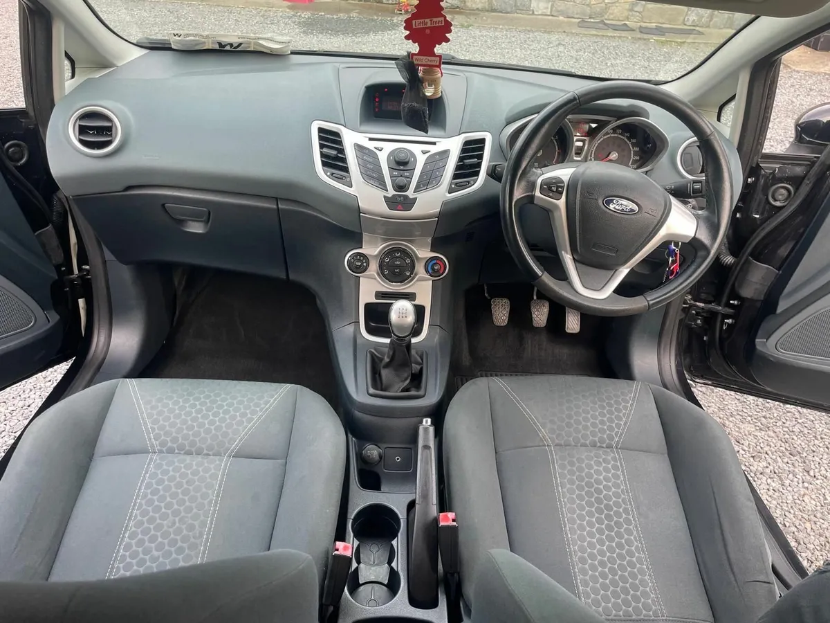 Ford Fiesta 2010 - Image 3