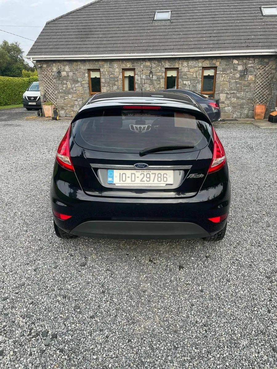 Ford Fiesta 2010 - Image 4