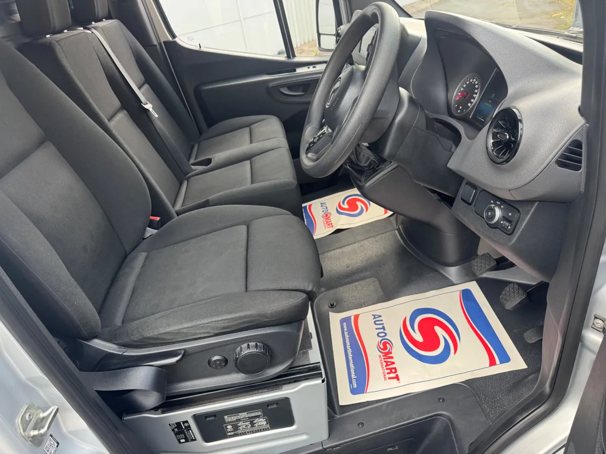 Mercedes-Benz Sprinter 2022 MWB - Image 2