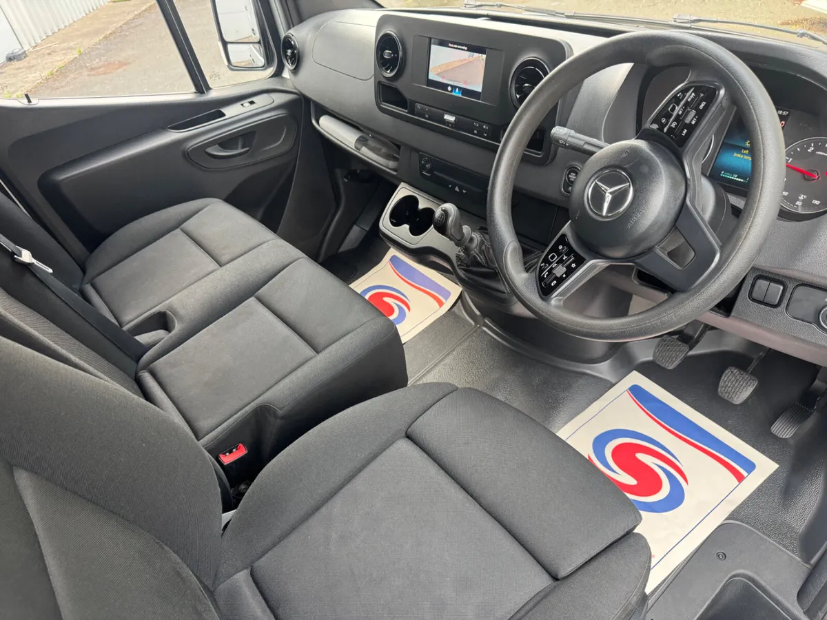 Mercedes-Benz Sprinter 2022 MWB - Image 3