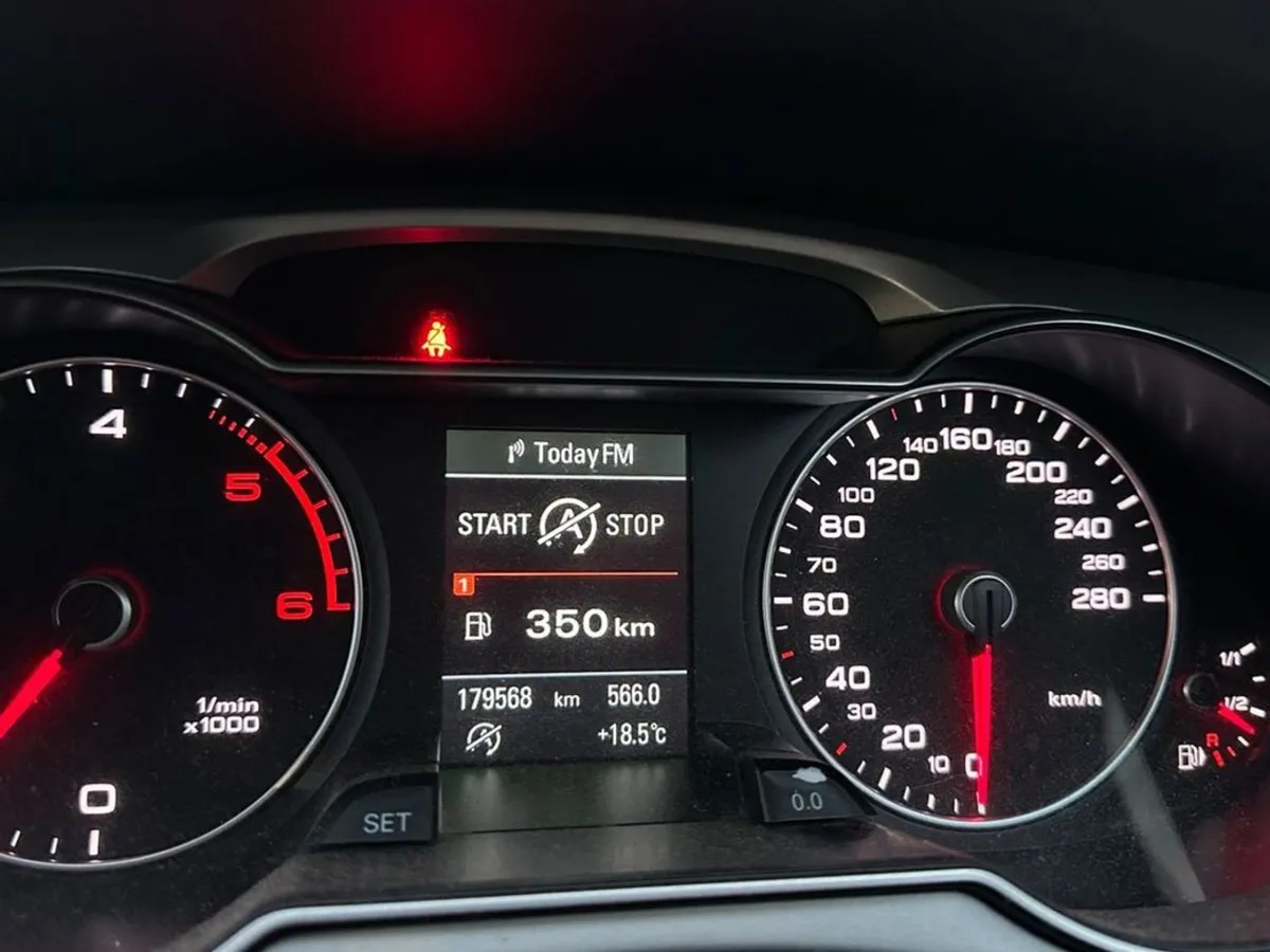 Audi A4 2.0 TDI 120 SE 179Km - Image 3