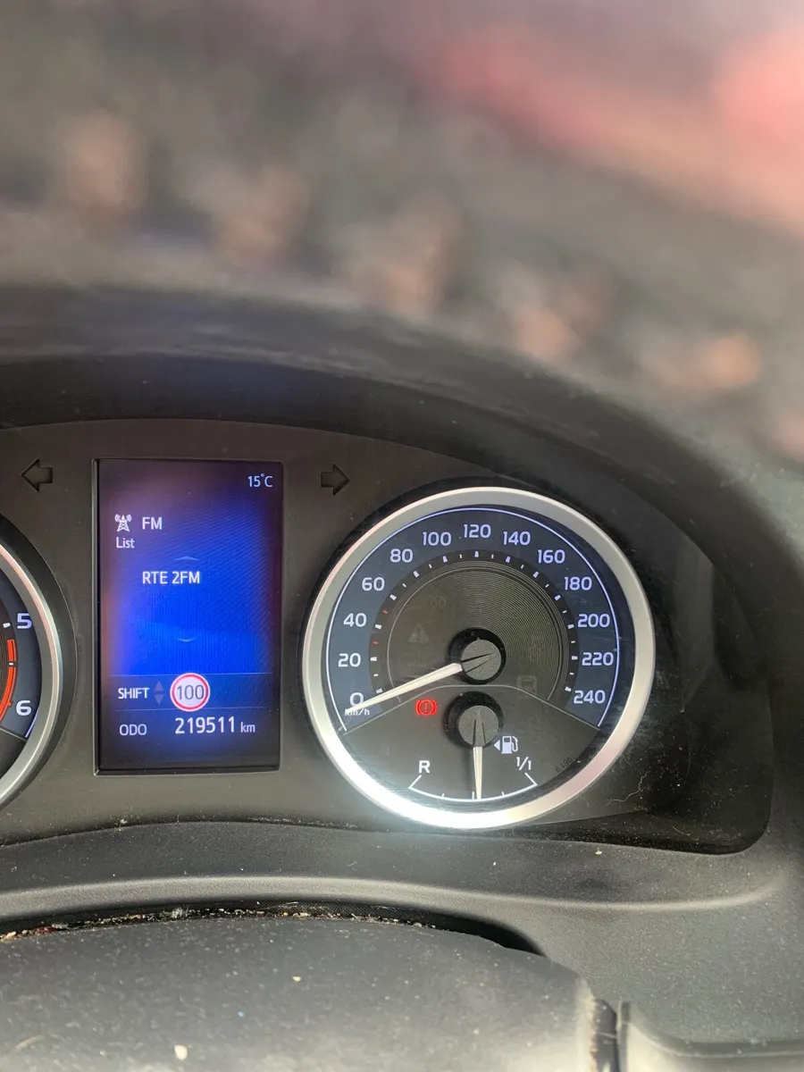 Toyota Corolla 2017 - Image 2