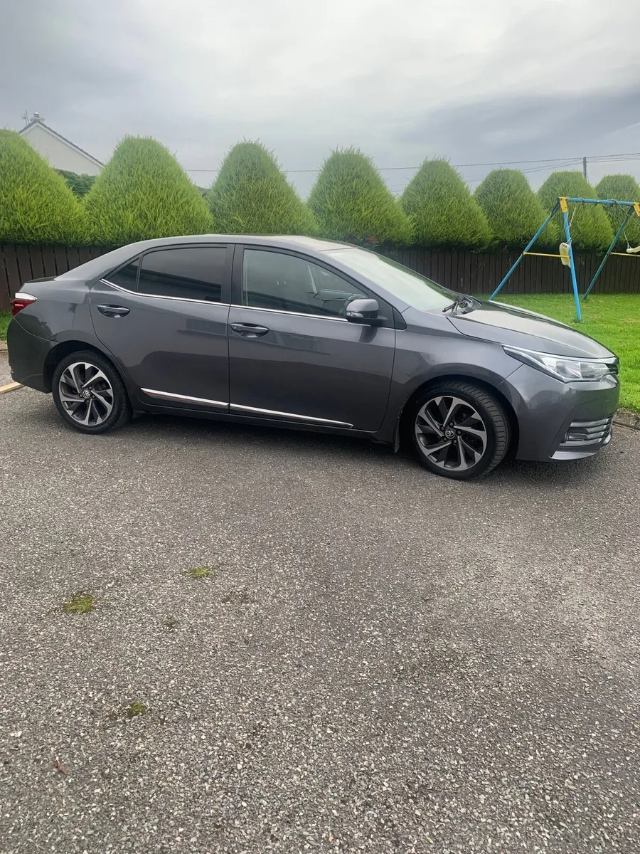 Toyota Corolla 2017 - Image 1