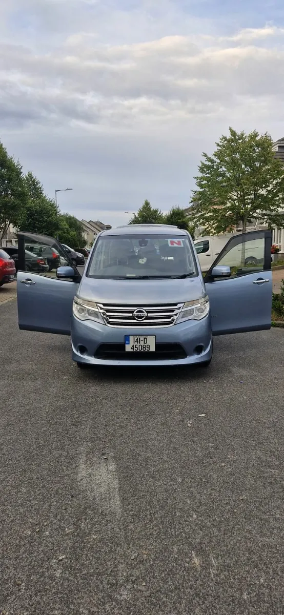 141 Nissan Serena 2.0 Hybrid 8 Seater - Image 2