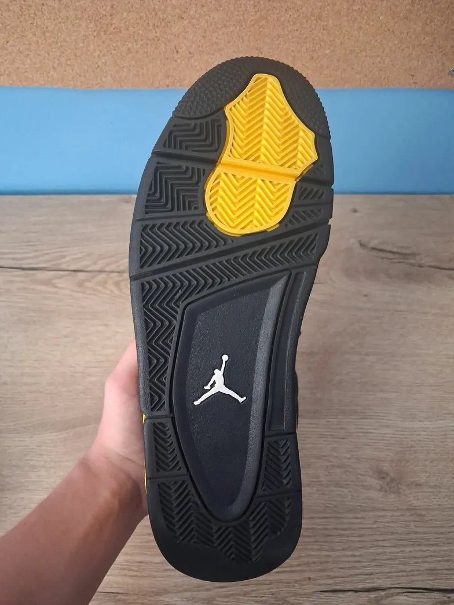 Air Jordan 4 Yellow Thunders - Image 3