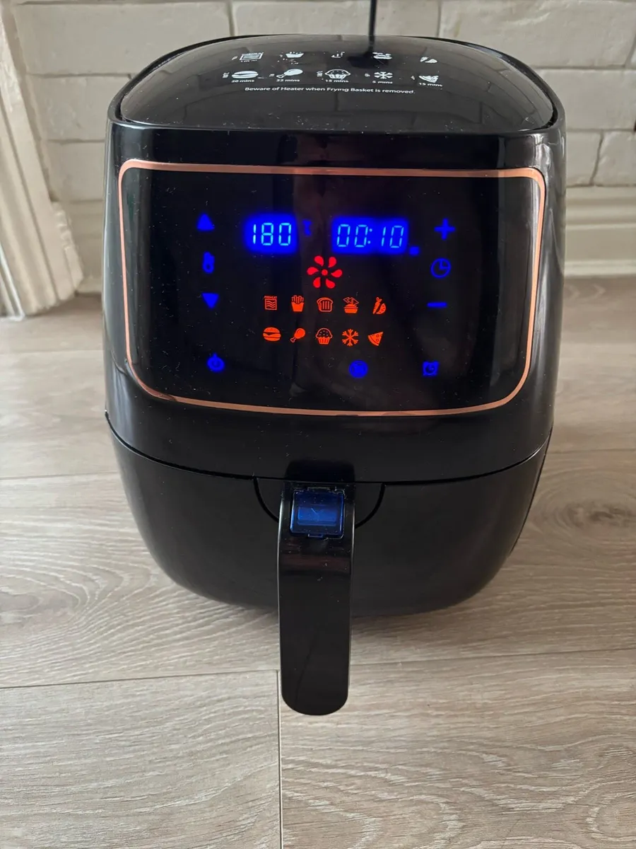 Air fryer - Image 1